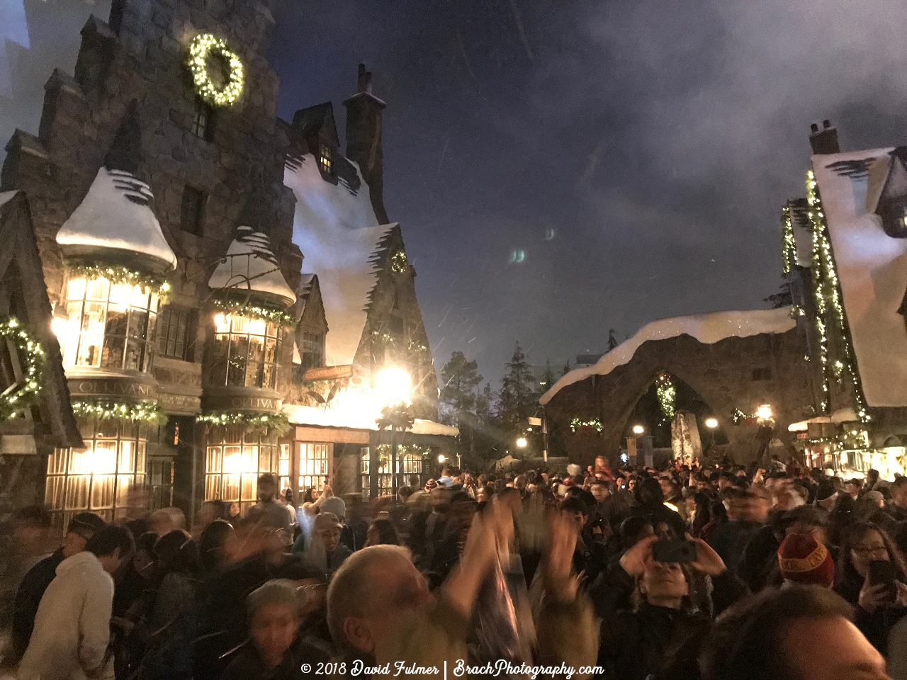 It's snowing in Hogsmeade!