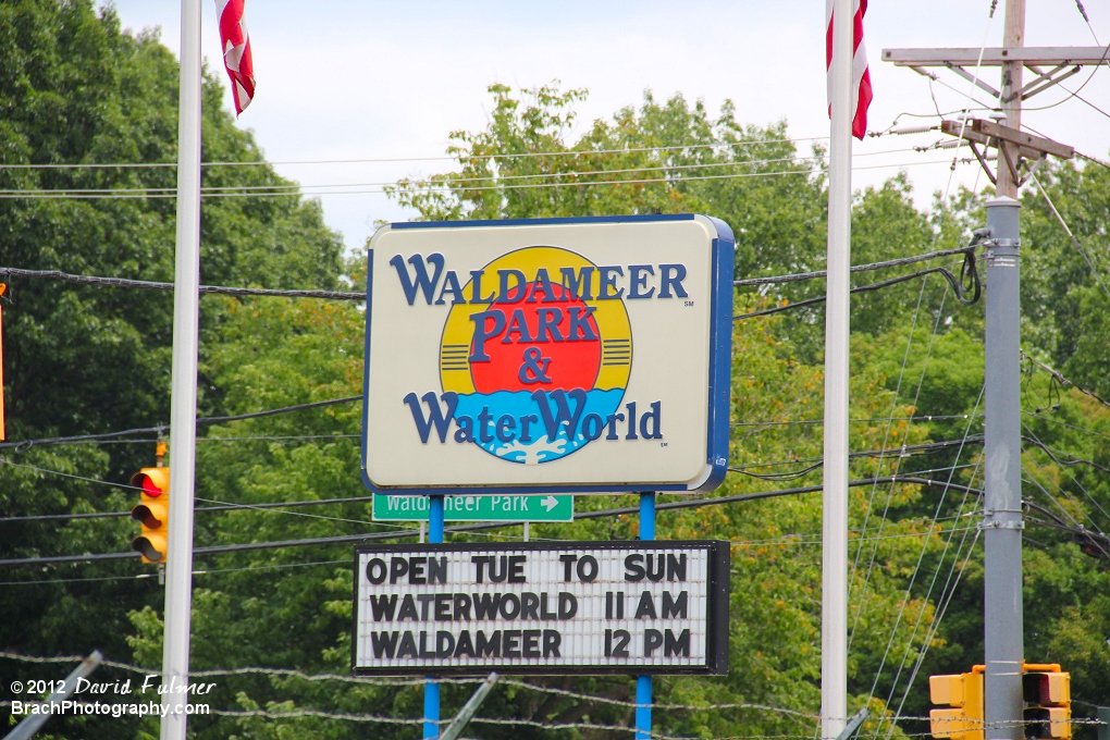 Waldameer Park & Water World welcome sign.