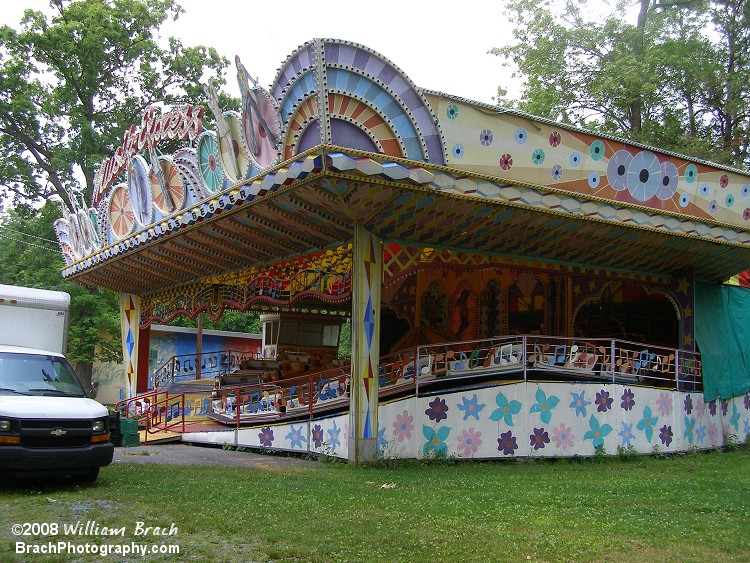 Musik Express as seen in June 2008 - Williams Grove no longer operates as an amusment park, but the grounds are being used for Flea Markets on Sundays.  2009 UPDATE - As of June 2009, Musik Express was gone from the Williams Grove Park grounds.